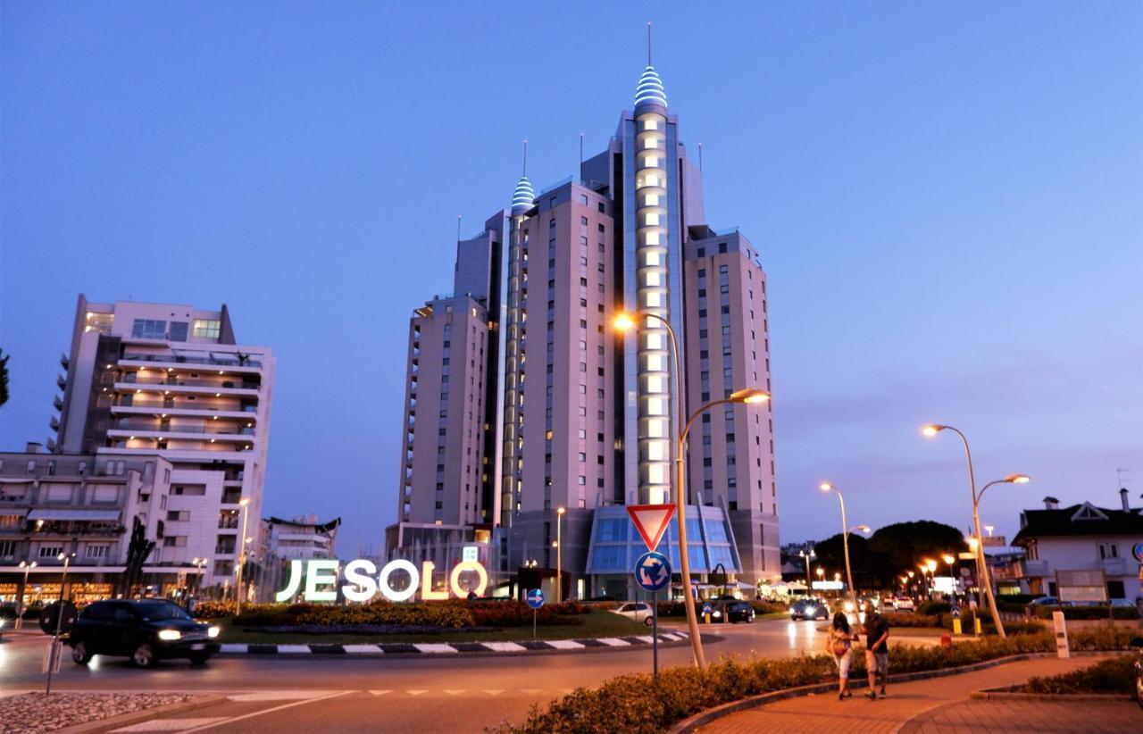 App4Rent Saturno 4 - Family Apartment, Wifi, Parking Lido di Jesolo Exterior foto